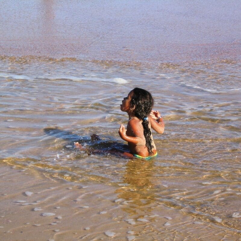Itacoatiara Beach is calm and safe