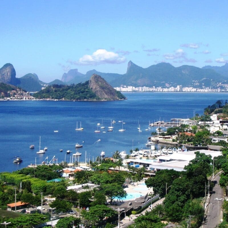 Rio across the bay from São Francisco