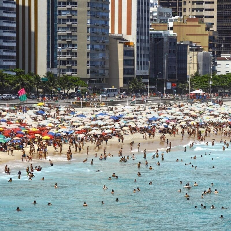 A weekend day in the summer, Copacabana